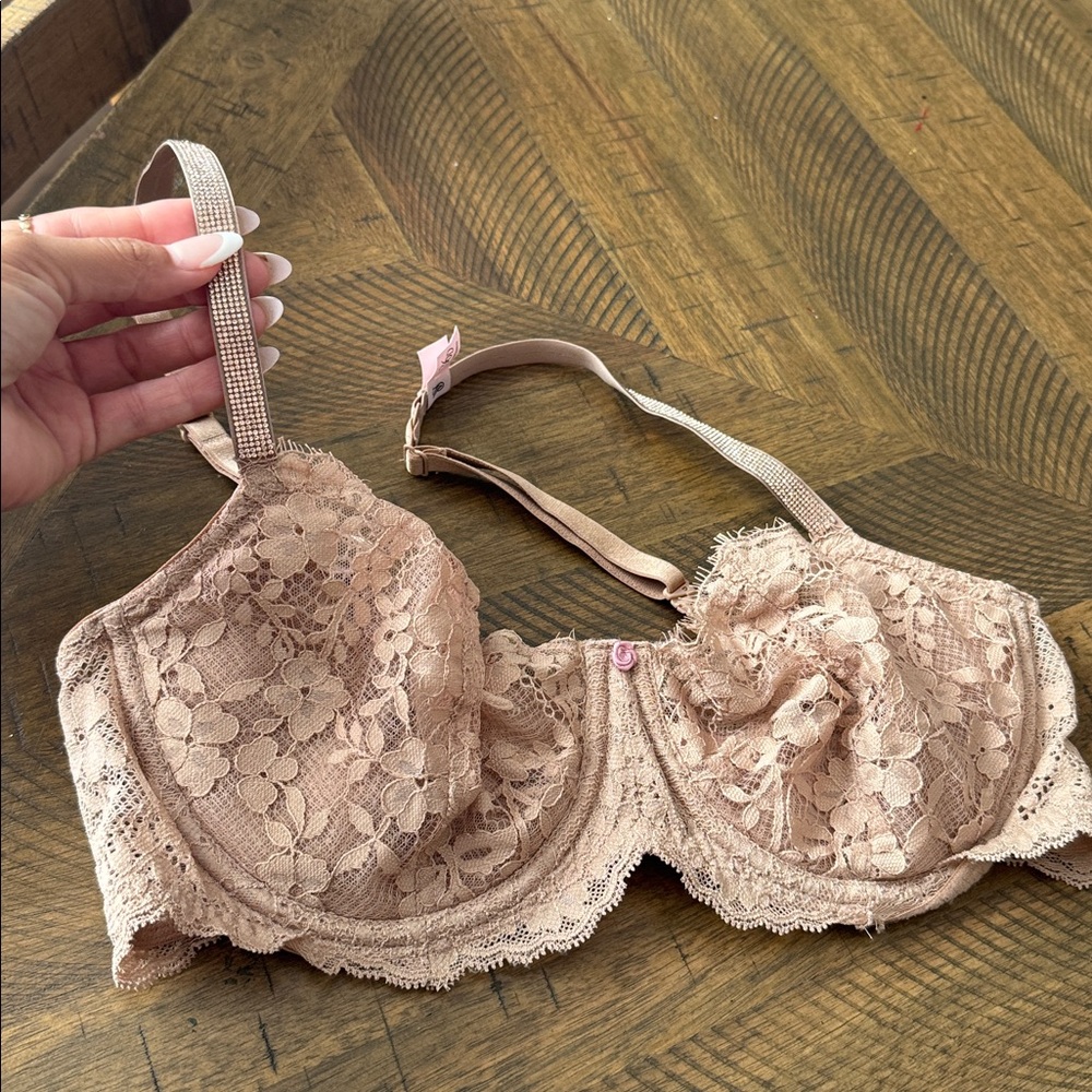 Victorias Secret Very Sexy Unlined Shine Strap Bra